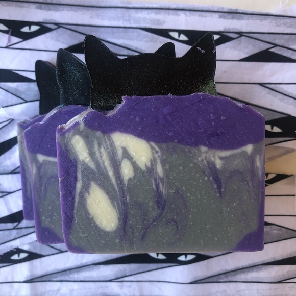 🧼Salem artisan seasonal soap snow witch scent🧼 - Picture 3 of 11